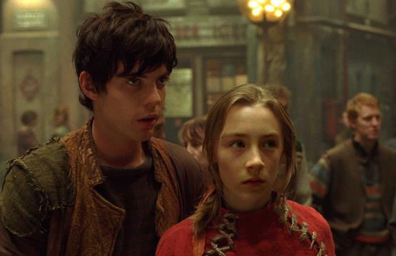 电影《微光城市》一场关于光明的诗意逃亡-知乐社