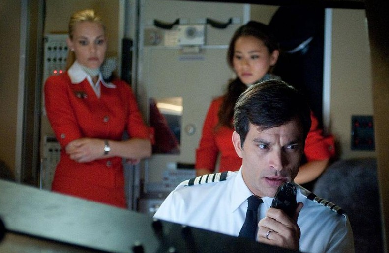 云端炼狱《7500航班》的恐怖美学与密闭空间叙事-知乐社