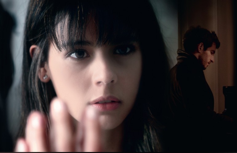 阿里·艾斯特执导的惊悚悬疑电影《黑暗面》好看吗?-知乐社