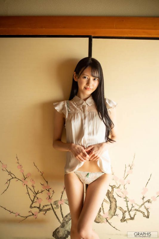 凉森れむ,艾薇界的特别人物-知乐社