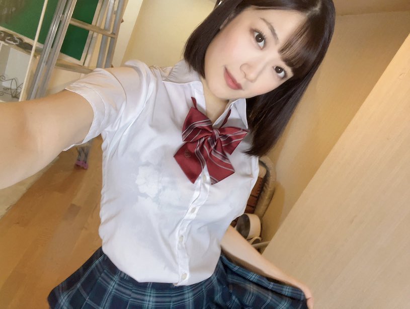 105公分K罩杯《小梅惠奈》精选作品推荐封面预览及内容赏析-知乐社