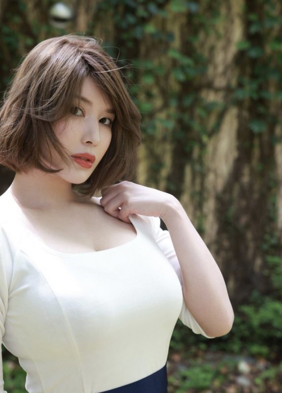 J罩杯神球正妹《凪光》精选作品推荐封面预览及内容赏析-知乐社