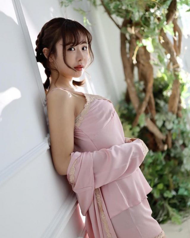 栗山莉绪(Kiriyama-Rio)精选作品推荐封面预览及内容赏析-知乐社