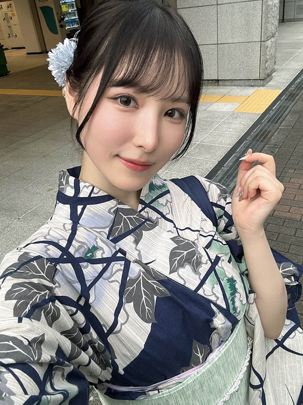 天然美少女《香水纯》精选作品推荐封面预览及内容赏析-知乐社