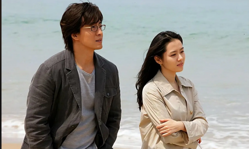 解析韩国电影《外出》的情感迷宫，爱在迷雾中穿行-知乐社