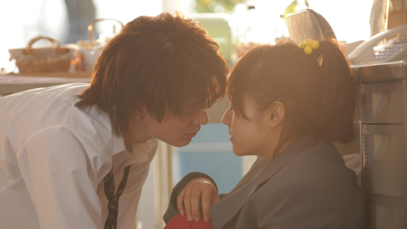 日本爱情喜剧片《属于你的我的初恋》樱花下的纯爱挽歌-知乐社